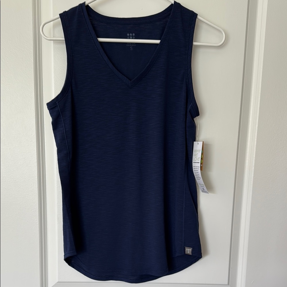 Title Nine Women's Navy Sleeveless Top. Size small